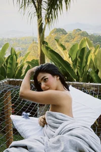 IsabelleFoxx_ Vacation🍉🌿🦜🌴🍀💚 Pic 3