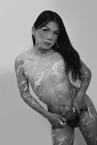 yossi_peach_cute B&W зображення 3