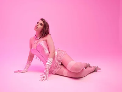 GoldenMirage Pink Aura Dreams Pic 3