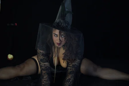 veronica_b07 Naughty Witch: Sinfully Tempting Bilde 9