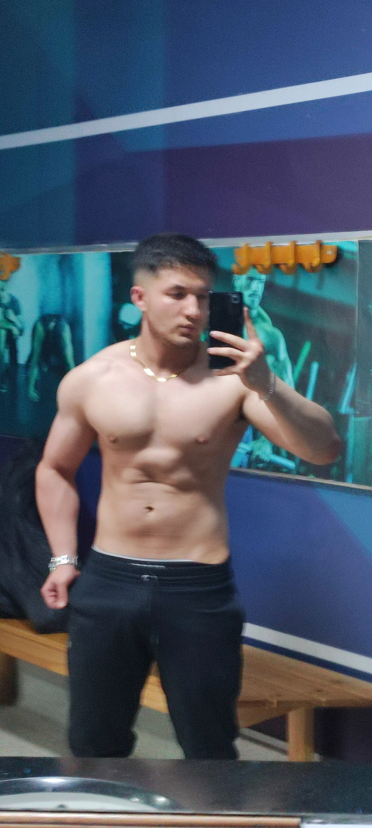 Трендове зображення  6464 Alexander_Connor