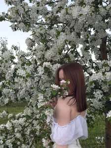 MichaelaHargitt White Bloom Foto 5