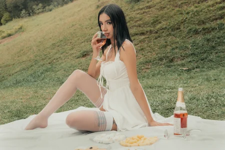 LillyThompson Flirty Breeze Pic 4