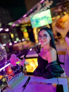 victoria_hokings Night, flowers and a beautiful smile...🌸 slika 5