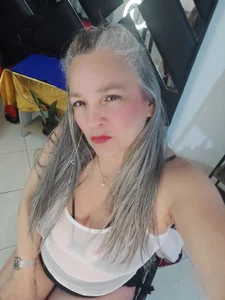 miisevvie_: Sexy mommy 🥵🔥 ( 4 фото)