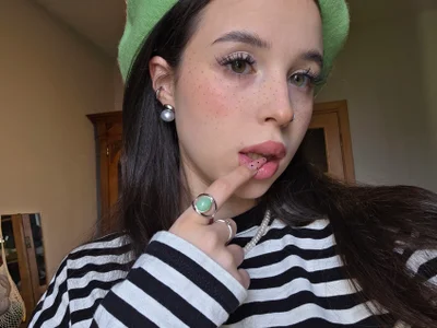 LanaLedger miss croissant🥐 Pic 3