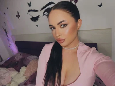 NicollePink Public slika
