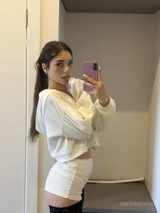 Flashed her black stockings a little💕😊 od LauraHansil  snímek