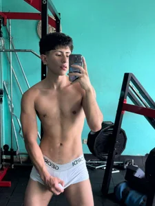 appreciate my beautiful body 😎💪😏 de AndyJustgame_  4 Imagens