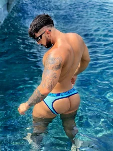 Entre lo sutil y lo prohibido 🔥 de teo_swt  6 Imagens