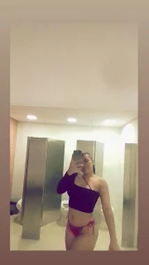 Sexy girl 🔥😋 de roxyy_foxyy  3 Imagens
