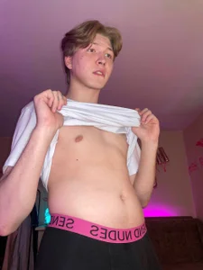 White T -shirt and nipples haha de TheMikeSever  photos