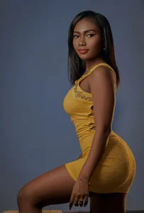 Whitney_00 Public Pic 2