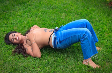 emilyy_cooperr sexi nature Foto 5