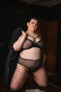 Mia_RayのBehind Office Doorsの 8枚の写真