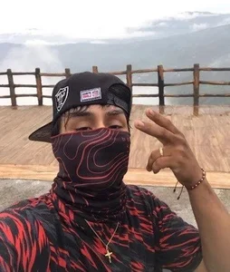 Public od Stone_grey1_  5 snímek