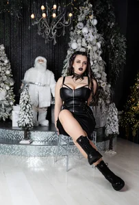 Miss_Maya_Mils Intoxicating Xmas Miss Pic 7