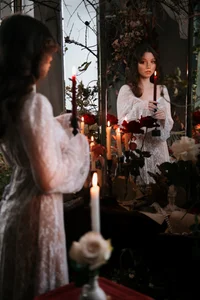 KeiraAsti A Bite of Timeless Beauty Pic 3