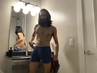 Oh this body de Youreherewithme  2 photos