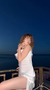 SueCurly let's get acquainted ✨ . fénykép