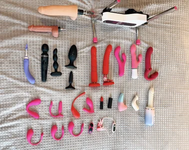 My assortment of toys 🧸 od ShowmeYourfetish  3 snímek