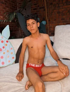 Taylorr_junior_: Happy Easter❤️ ( 2 фото)