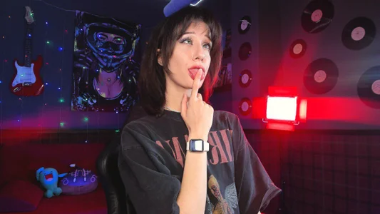 ittybittytittykiraa Public Pic 2