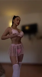 KimVixen Sexy in PINK💕 . fénykép