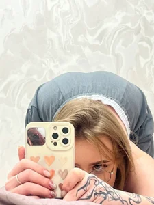 Sassy girl😈 de royce_ghost1  5 Imagens