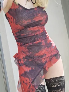 ElswythCovil red dress 사진