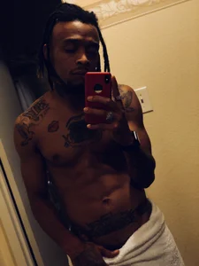 thefreakscomeoutatnight Free to you Foto 2