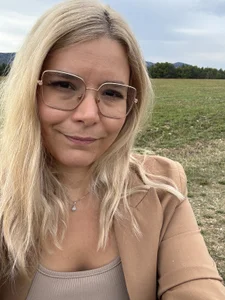 EmyLana Je suis blonde Hình 4