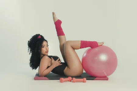 RoseFerrera Flawless is an understatement Foto 4