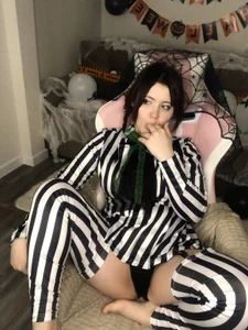Effy_Static ℭ𝔢𝔩𝔢𝔟𝔯𝔞𝔱𝔢 ℌ𝔞𝔩𝔩𝔬𝔴𝔢𝔢𝔫 𝔴𝔦𝔱𝔥 𝔪𝔢 🕸 사진 2