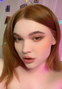 Anna_Kendall Public Pic 2