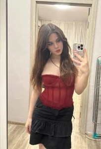 JeniceSourwine Flirty, fun, and impossible to ignore 😘 Pic 2