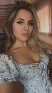 LuciaShadwell Public Pic 3