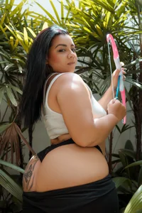 MelanyShayk Do you think u can hunt me down? Pic 4