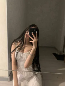 Kamilla_Cash Public Foto 2