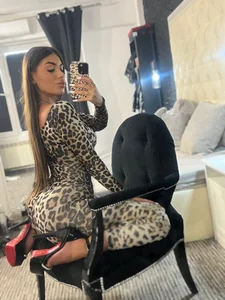 Selfies de EliteDomina  8 Imagens