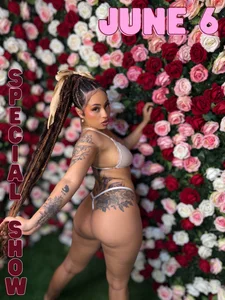 Nikki_Rousmel SPECIAL SHOWS Billede