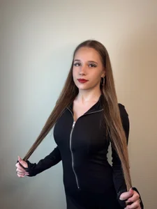 RobynShake Public Pic 7