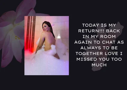 letiziia_sky1のTODAY IS MY RETURN!!! BACK IN MY ROOM AGAIN TO CHAT AS ALWAYS TO BE TOGETHER LOVE I MISSED YOU TOO Mの枚の写真