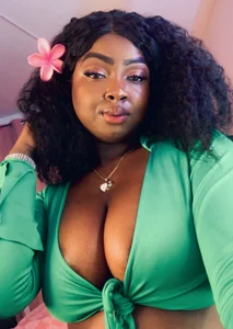 Brittanyjhons_の💚💚の 2枚の写真