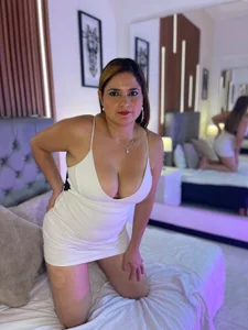 Paris_Grayy Public Pic
