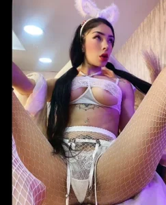 Emely_florence_Emely🐰图片 2