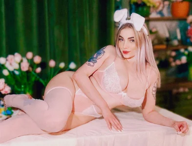 HugeBoobsAlice Happy Easter 🐣💖 Pic