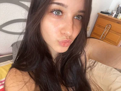 RoseDiebol playful tongue🤪 Hình 5