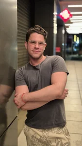 nightclubprayerFaces Bild