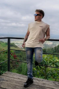 keane_lee_ 😉 One smile… and you’re already curious. Immagine  4